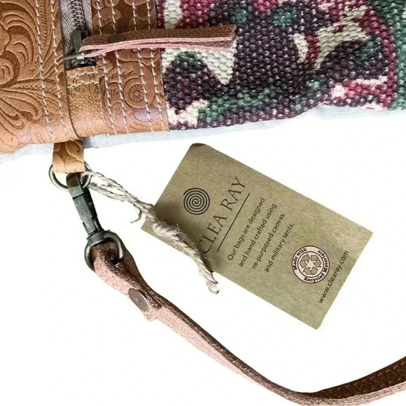 Clea Ray recycled rug and leather crossbody bag, adjustable strap, zip close NWT - Picture 5 of 5